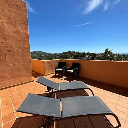 Ruim Penthouse Elviria Met Groot Terras Marbella
