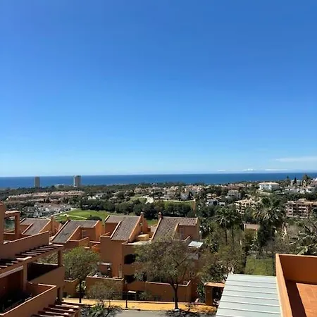 Ruim Penthouse Elviria Met Groot Terras Marbella