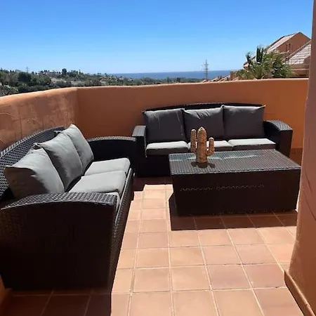Ruim Penthouse Elviria Met Groot Terras * Marbella
