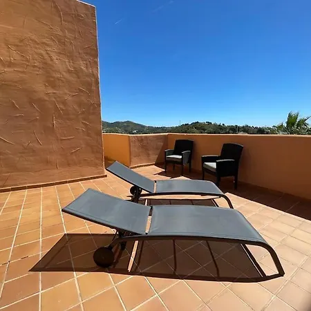 Ruim Penthouse Elviria Met Groot Terras Marbella