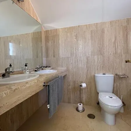 Ruim Penthouse Elviria Met Groot Terras Marbella