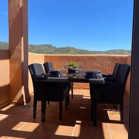 Ruim Penthouse Elviria Met Groot Terras *