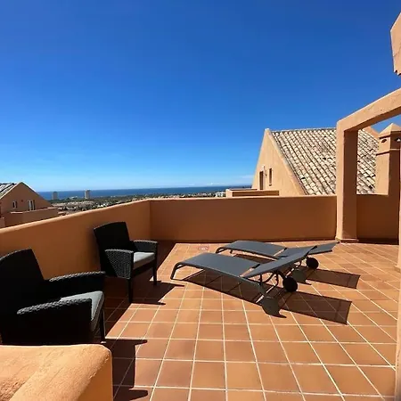 Apartment Ruim Penthouse Elviria Met Groot Terras