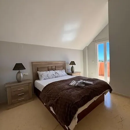 Ruim Penthouse Elviria Met Groot Terras Apartment