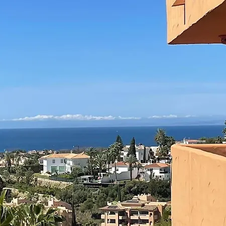 Ruim Penthouse Elviria Met Groot Terras *