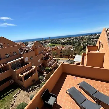 Ruim Penthouse Elviria Met Groot Terras